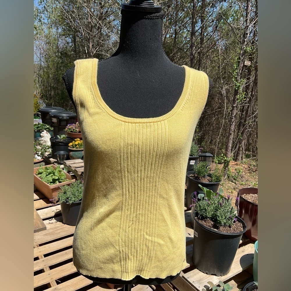 Tommy Hilfiger Tank. Ribbed knit. Yellow. Size L